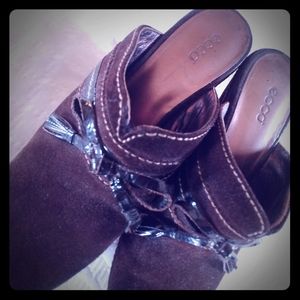 Comfortable and nice ecco clogs!